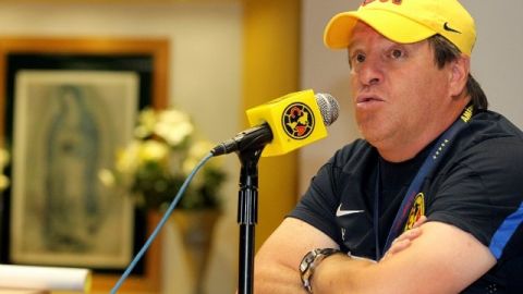 Míguel Herrera dirige al América, actual campeón del fútbol mexicano y superlíder del torneo Apertura 2013
