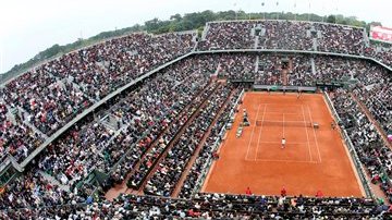 El estadio Roland Garros fue construído en 1928 para que se llevar a cabo la Copa Davis.