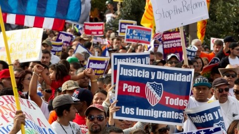 Manifestantes  en  al Capitolio en Washington, D.C. Superada la pelea  por el presupuesto,  se espera toque el turno a la  reforma migratoria.