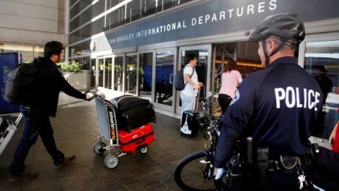 El incidente ha puesto a discusión la necesidad de más cámaras de vigilancia en el LAX.