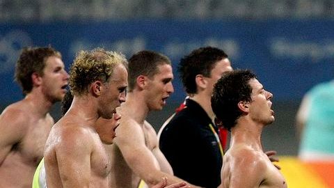 Los 'Kiwis' haciendo una tradicional haka.