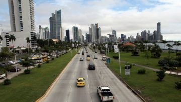 Una avenida, en Ciudad de Panamá, donde se lleva a cabo la XXIII Cumbre Iberoamericana.
