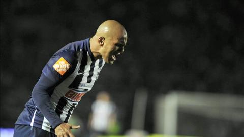 Humberto Suazo de Monterrey celebra una anotación en el estadio Tecnológico de la ciudad de Monterrey (México). EFE/Archivo