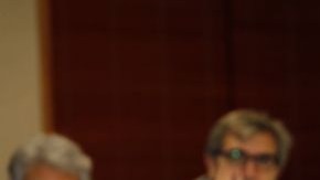 Glenn Greenwald, el primer periodista que dio a conocer el programa mundial de espionaje de la Agencia de Seguridad Nacional estadounidense, da una teleconferencia desde Brasil.