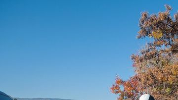 La Policía de Sparks bloqueó todos los accesos a la Escuela Secundaria Saparks, luego de producirse el tiroteo esta mañana.