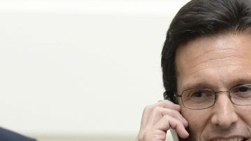 Eric Cantor quiere hacer la reforma migratoria por pedazos y no dar ciudadanía a todos los indocumentados.