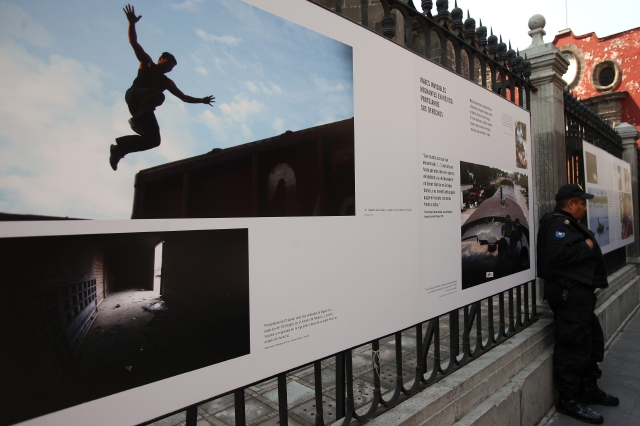Vista parcial de la exposición fotográfica 'Viajes invisibles, migrantes en México: protejamos sus derechos', que se ha estado celebrando en Ciudad de México.