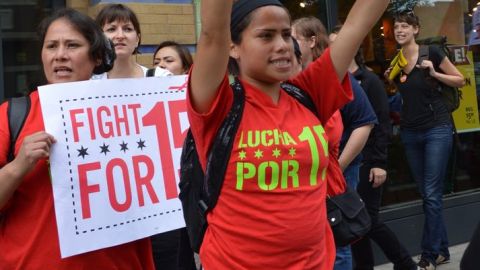 Una buena parte de los empleados de McDonald's en Chicago son inmigrantes hispanos que cobran el salario mínimo, enfatizó Deivid Rojas, director de comunicaciones del Comité Organizador de Trabajadores y Trabajadoras de Chicago.