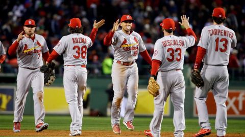 Los Cardenales aprovecharon los errores de los Medias Rojas en la fatídica séptima entrada.