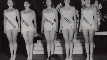 En 1953, Ana Bertha Lepe participó en el concurso de Miss Universo en el que quedó tercera finalista.