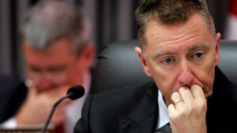 John Deasy (d), superintendente de LAUSD,
puede estar planeando su renuncia.