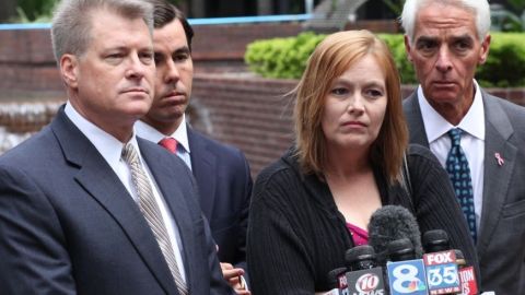 Los abogados de Tricia Norman, madre de Rebecca, no han tomado ninguna acción legal.