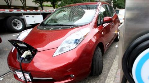 El acuerdo se enfoca en la infraestructura como la de estaciones de carga para vehículos eléctricos. para que los consumidores puedan operar y usar vehículos de cero emisiones.