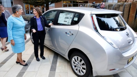 Gobernadores dicen que en 2025 habrá millones de vehículos con cero emisiones en las pistas.