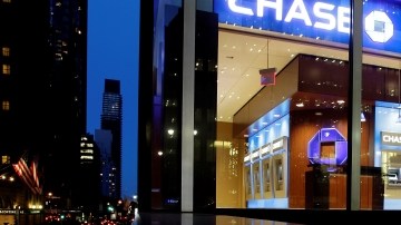 JPMorgan pagará unos 2,740 millones a Freddie Mac y 1,260 millones a Fannie Mae por los activos que les vendió.