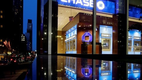 JPMorgan pagará unos 2,740 millones a Freddie Mac y 1,260 millones a Fannie Mae por los activos que les vendió.
