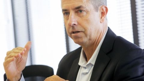 El director ejecutivo de Covered California, Peter Lee.