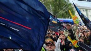 Miles se congregaron en una plaza pública para celebrar el tetracampeonato del alemán.