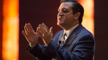 El senador por Texas, Ted Cruz, es uno de los pocos republicanos que vio subir su popularidad tras la crisis política que vivió el país por el cierre de gobierno.