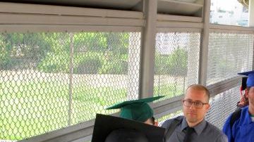 Familiares de los jóvenes “dreamers” arrestados en Texas ya han realizado varias protestas en la oficina del senador por Nueva Jersey Bob Menéndez.