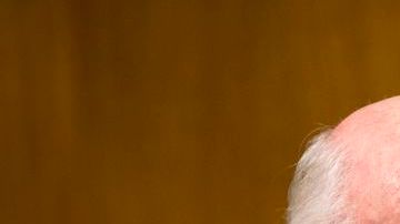Dianne Feinstein, presidenta de la Comisión de Inteligencia del Senado, pide revisar programas de espionaje.