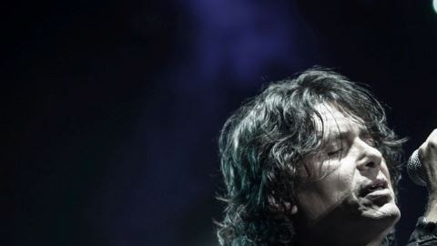 El rockero mexicano primero vio morir a su madre, luego a su padre y después a su hermana.
