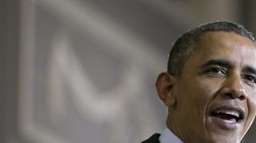 Obama dijo que "no hay excusas" por los fallos del mercado online para contratar seguros médicos.