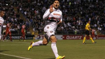 En la imagen, el jugador de Sao Paulo Aloisio.
