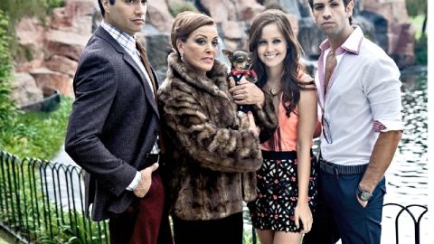Jaime Camil, Sylvia Pasquel, Natasha Dupeyrón y Diego de Erice son las estrellas de la novela.