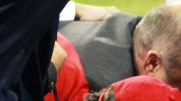 Gary Kubiak, entrenador en jefe de los Houston Texans, se desplomó durante el partido en el estadio Reliant.