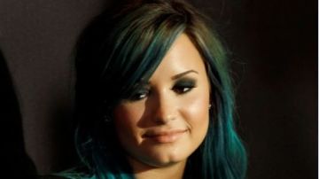 Demi Lovato ahora luce un look diferente al tono azul de cabello que había mostrado.