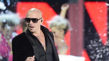 Pitbull también cantará su nuevo sencillo "Timber" en la gala, junto a la cantante Ke$ha.