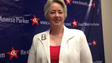 Annise Parker cumplirá su tercer mandato como la alcaldesa de Houston.