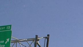 Los agentes de la Patrulla Fronteriza aseguran que muchas veces se ven obligados a dispararle a los que le lanzan piedras.