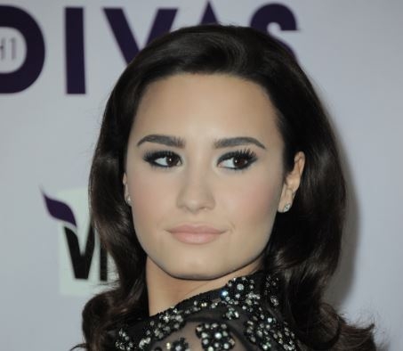Demi Lovato tomó la simbólica decisión para romper con sus adicciones de renunciar a la fiesta que se iba a organizar en su honor por su 21 cumpleaños.