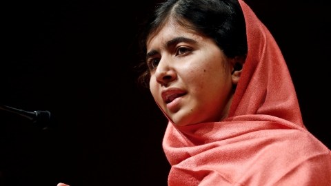 Malala Yousufzai  fue atacada en 2012 por resistirse al Talibán.