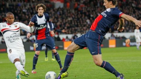 Zlatan Ibrahimovic logró un triplete en el triunfo 3-1 del PSG sobre Niza