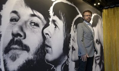 Bjorn Ulvaeus, posa para los fotógrafos durante el pase de prensa de "ABBA, el Museo" en el Salón de la Fama Musical de Estocolmo, Suecia,  6 de mayo de 2013