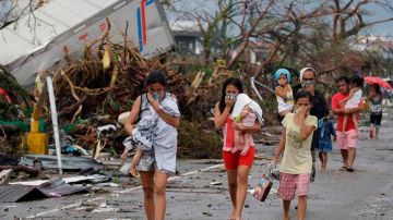 Miles de personas lo perdieron completamente todo en la ciudad de Tacloban.
