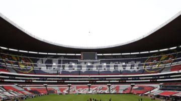 La selección de  Nueva Zelanda entrenó ayer en el imponente Estadio Azteca para el cru- cial partido de hoy ante México, en el que su máxima meta será que no le anoten.