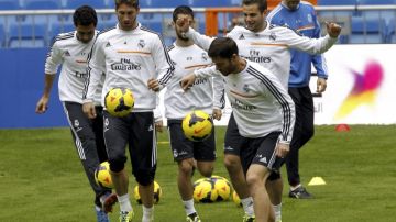 El Real Madrid entrena sin la mayoría de sus estrellas, que se encuentran concentradas en diversas selecciones europeas.