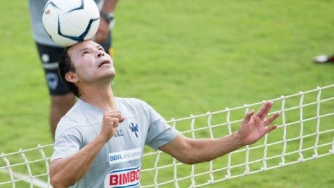 José Guadalupe Cruz, quien aquí controla el balón, da la cara luego de sufrir una sanción económica por parte de su club.