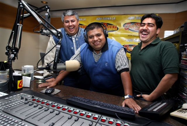 En Donde Esta El Mandril La Opinion Now search for radio el show del mandril 93.9 fm using the play store. la opinion