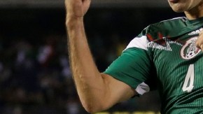 Rafael Márquez festeja su gol a Nueva Zelanda, en el partido de ida del repechaje con miras al Mundial de Brasil 2014.