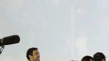 Uruguay celebró con todo en la cancha sagrada del Centenario.