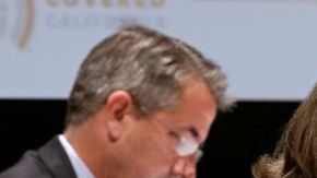 La Junta Directiva de Covered California votó unánimemente para seguir con la fecha límite de 31 de diciembre para eliminar más de 1 millón de pólizas de seguros individuales de salud que no cumplen con los requisitos de la reforma federal de salud.