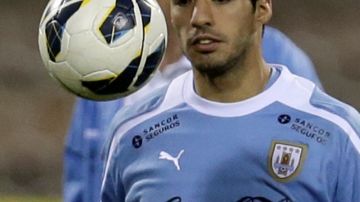 Luis Suárez puso con sus goles a Uruguay en el Mundial.