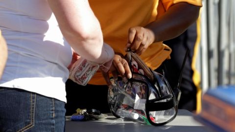 Las revisiones a la entrada de los estadios de las Grandes Ligas serán más axhaustivas.