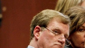 El abogado Harland Braun (izq) y su cliente, Angela Spaccia.