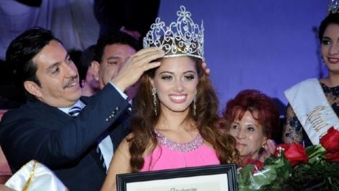 Coronación de la Señorita Fraternidad Sinaloense  en 2012.